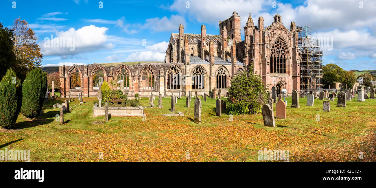 Melrose Abbey resti in autunno - Scottish Borders - Regno Unito Foto Stock
