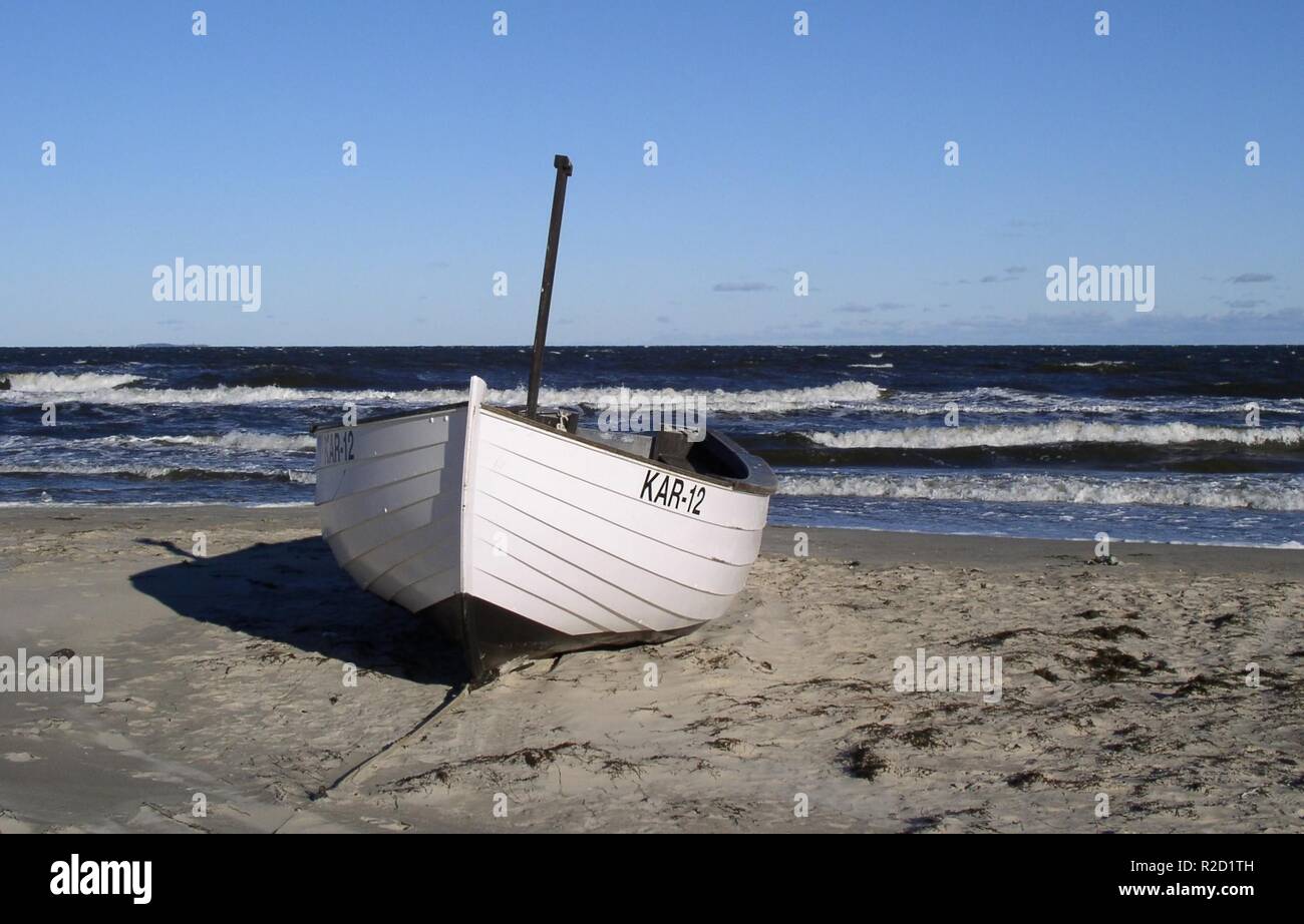 Barca sulla spiaggia Foto Stock