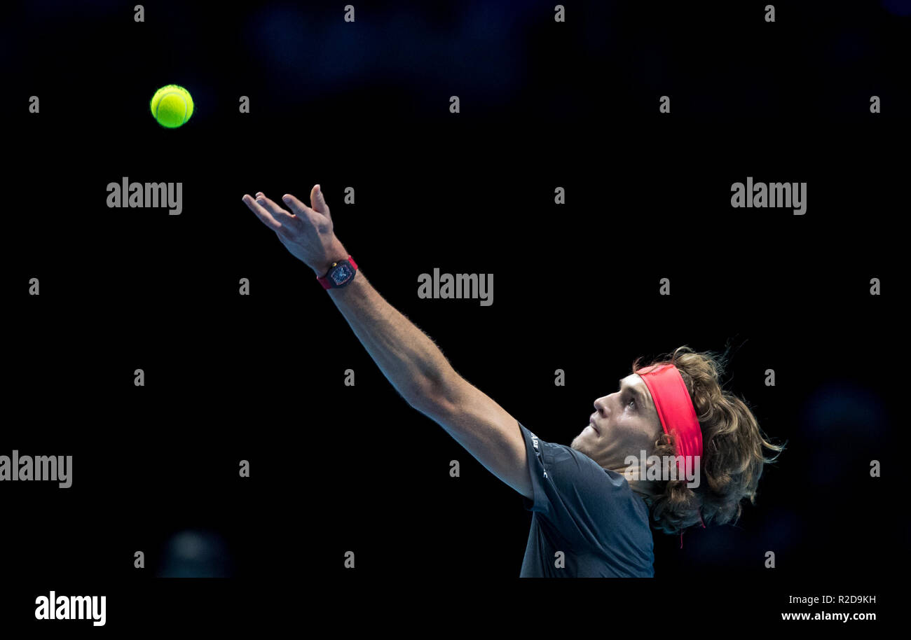 Londra, Regno Unito. Xviii Nov, 2018. Alexander Zverev (Germania) durante la finale di Nitto ATP Finals London 2018 all'O2, Londra, Inghilterra il 18 novembre 2018. Foto di Andy Rowland. Credito: Andrew Rowland/Alamy Live News Foto Stock