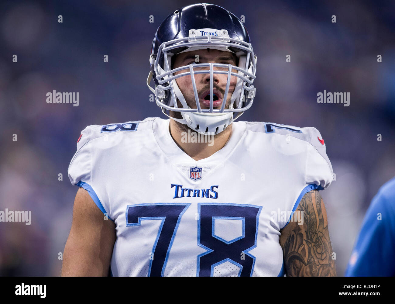 18 novembre 2018: Tennessee Titans offensive lineman Jack Conklin (78) durante la NFL Football azione di gioco tra il Tennessee Titans e Indianapolis Colts a Lucas Oil Stadium di Indianapolis, Indiana. Indianapolis sconfitto Tennessee 38-10. John Mersits/CSM. Foto Stock