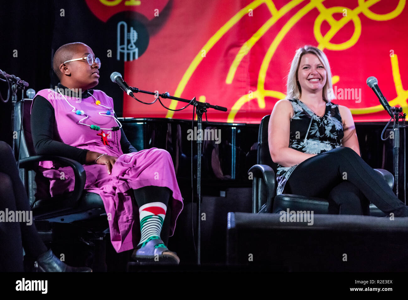 CECILE MCLORIN SALVANT e BRIT SKONBERG parlare a donne in jazz conferenza in occasione della 61a MONTEREY JAZZ FESTIVAL - Monterey, California Foto Stock