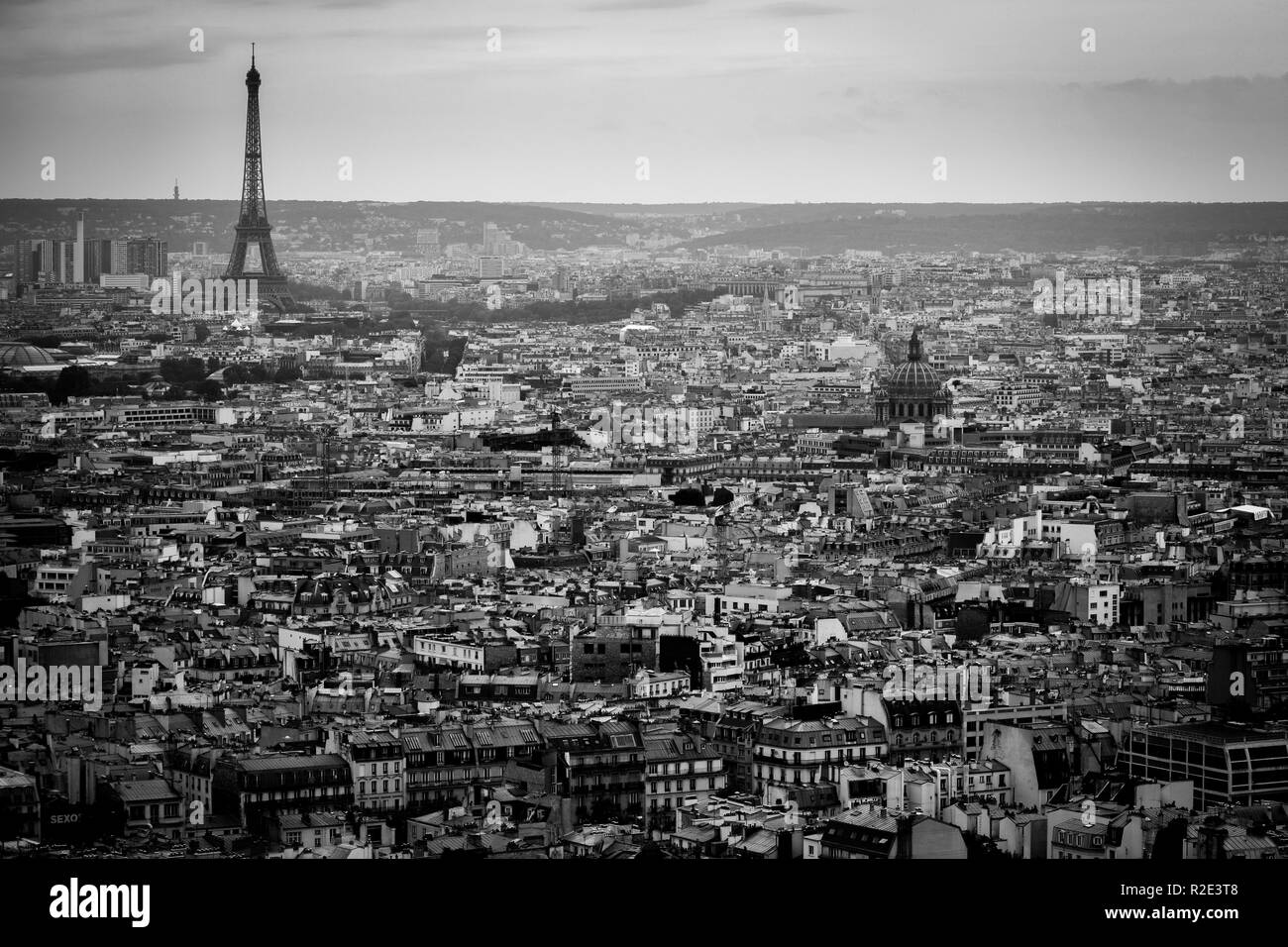 Parigi e la sua Torre Eiffel presi da Montmartre (Sacré Coeur) Foto Stock