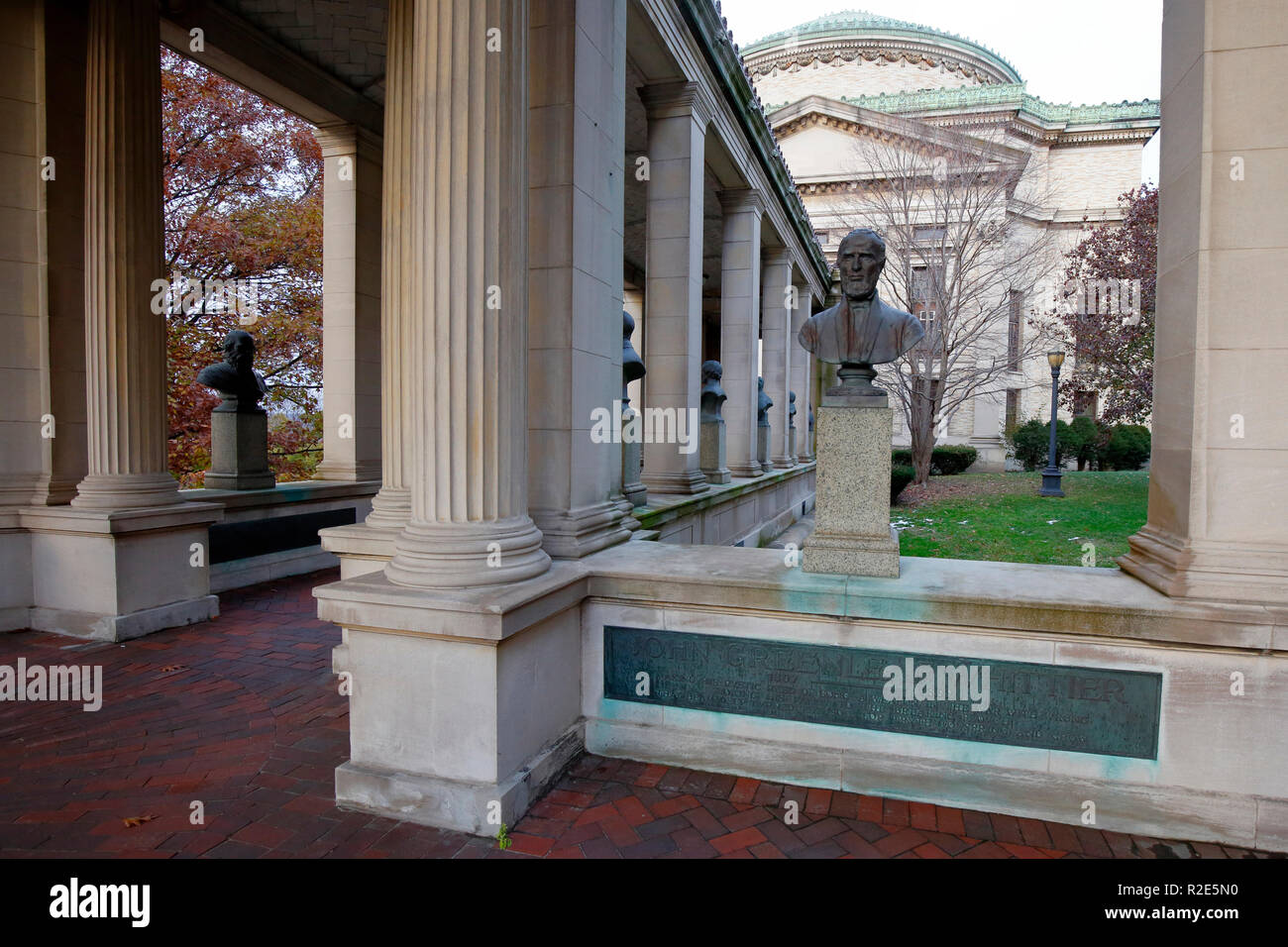 I busti di eminenti persone storico presso la Hall of Fame per grandi americani Foto Stock
