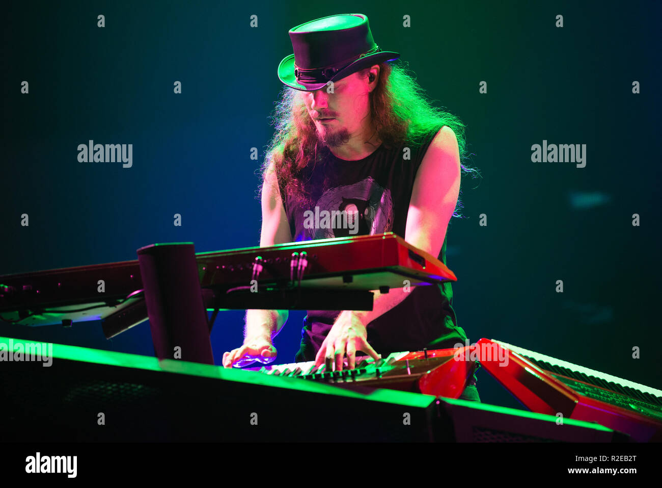 BRATISLAVA, Slovacchia - Nov 13, 2018: tastierista, cantante e song writer Tuomas Holopainen - Nightwish, il finlandese symphonic metal band, esegue un li Foto Stock