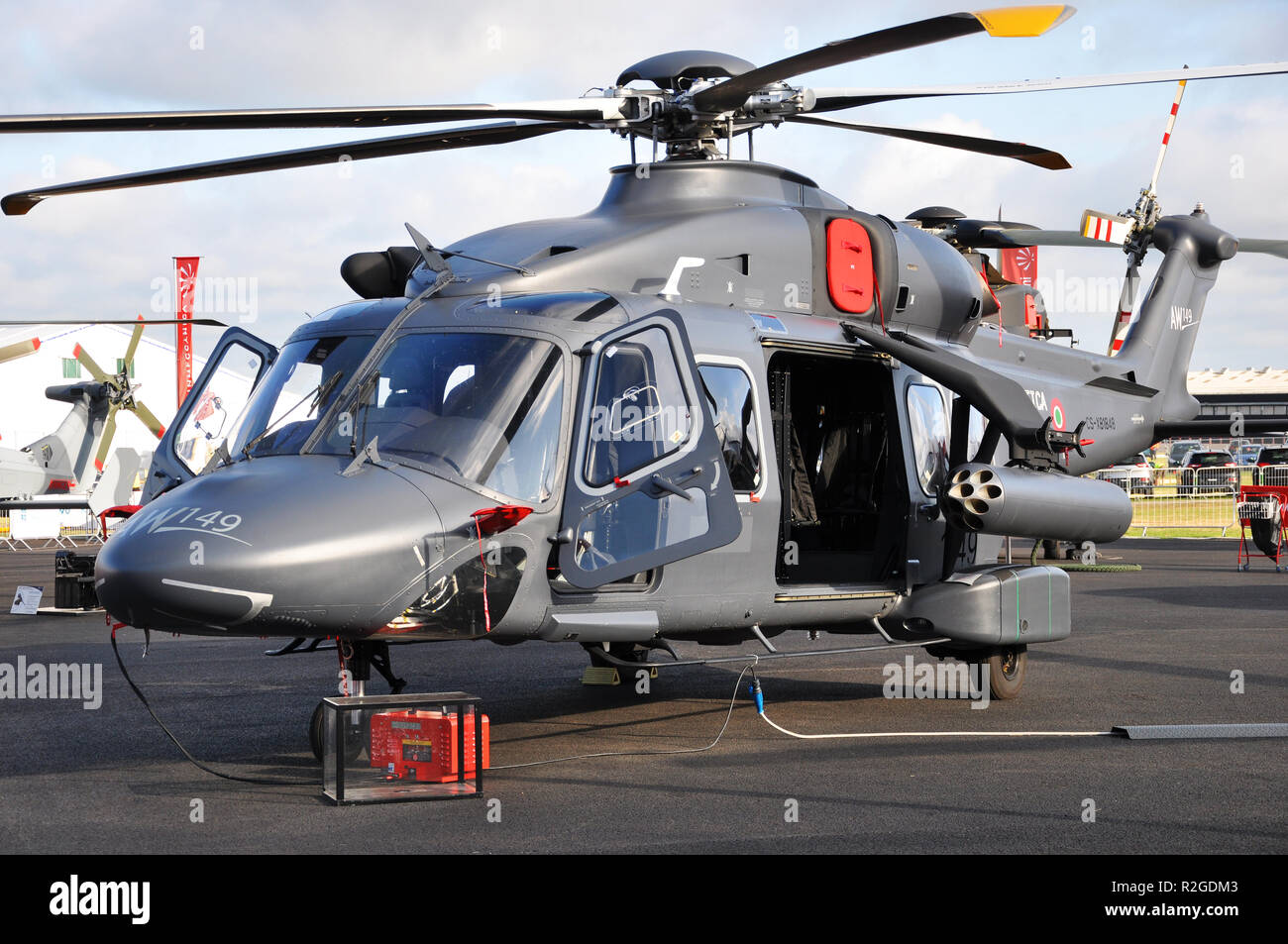 AgustaWestland AW149 è un mezzo di sollevamento elicottero militare sviluppato da AgustaWestland, ora Leonardo, dall'AW139. A Farnborough trade show Foto Stock