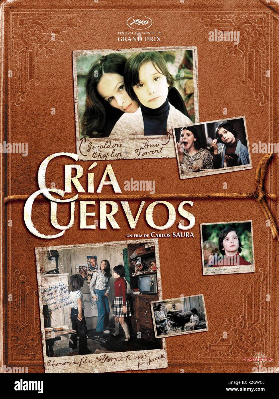 Cría cuervos Anno : 1976 Spagna Direttore : Carlos Saura Ana Torrent,  Geraldine Chaplin poster (Fr Foto stock - Alamy