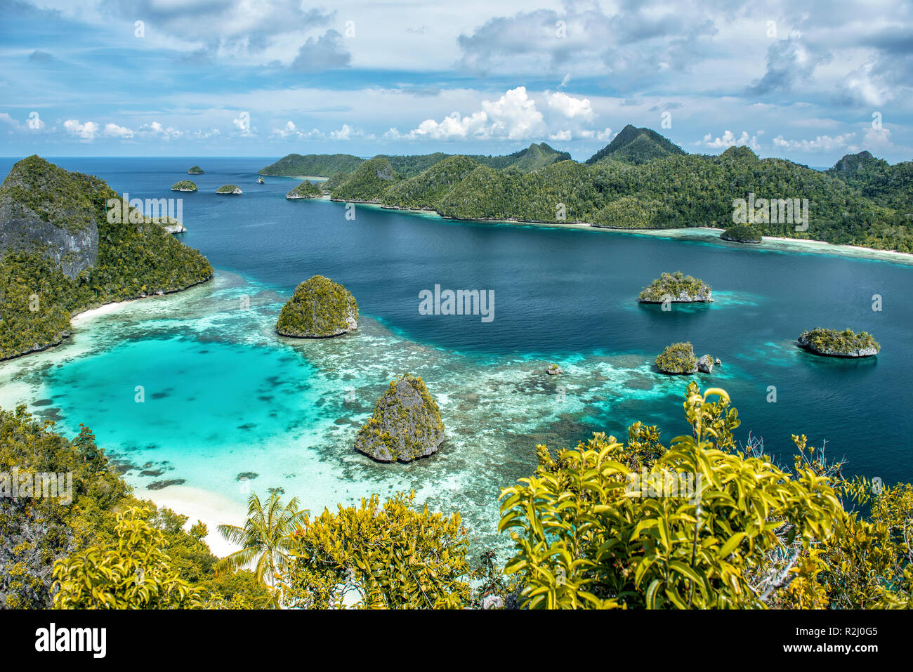 Vista da Wayag island, Raja Ampat, Papua occidentale, in Indonesia Foto Stock