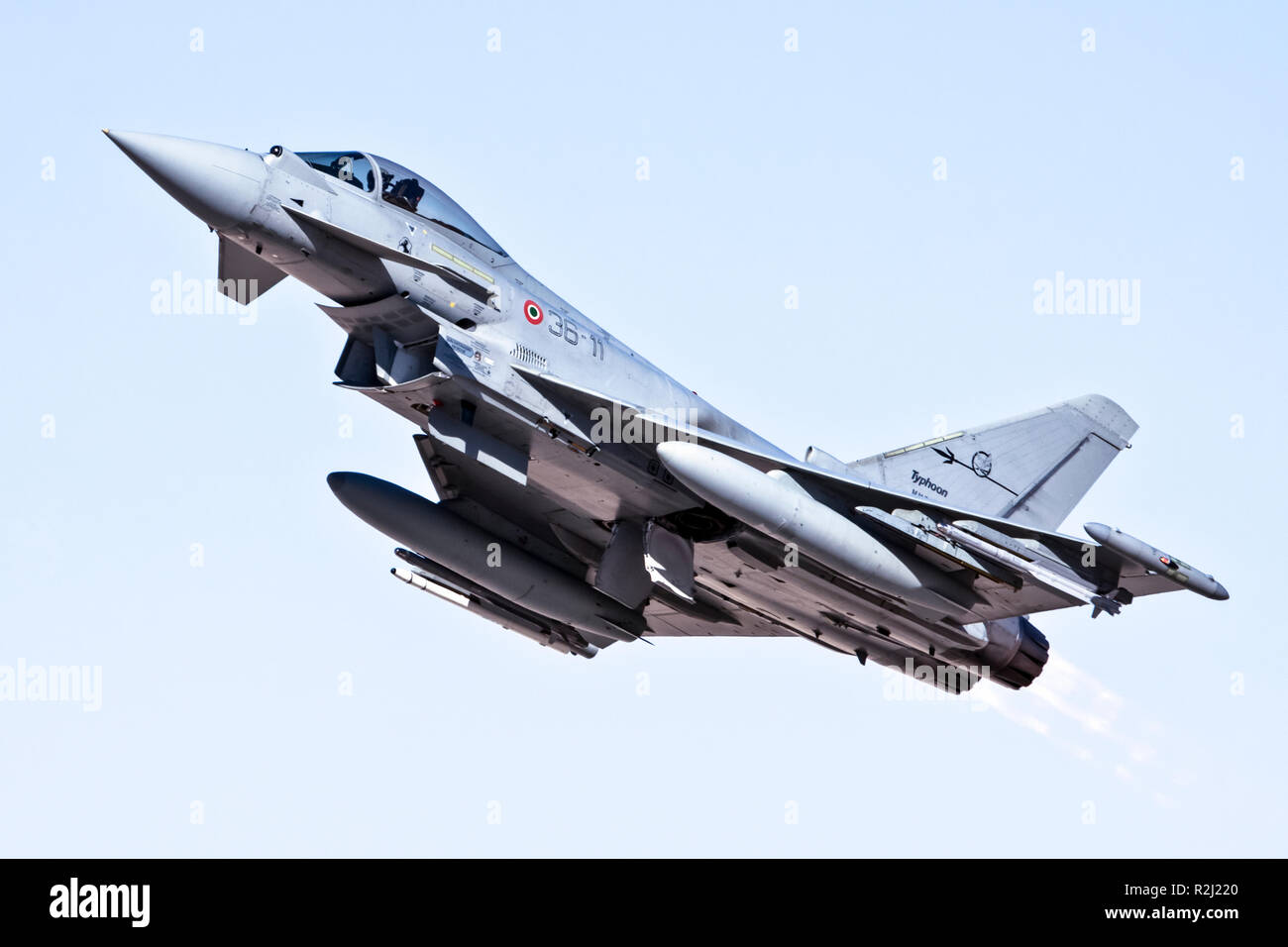 Forza Aerea Italiana Eurofighter Typhoon in volo. Una twin-motore, canard-ala delta, multirole fighter. Foto Stock
