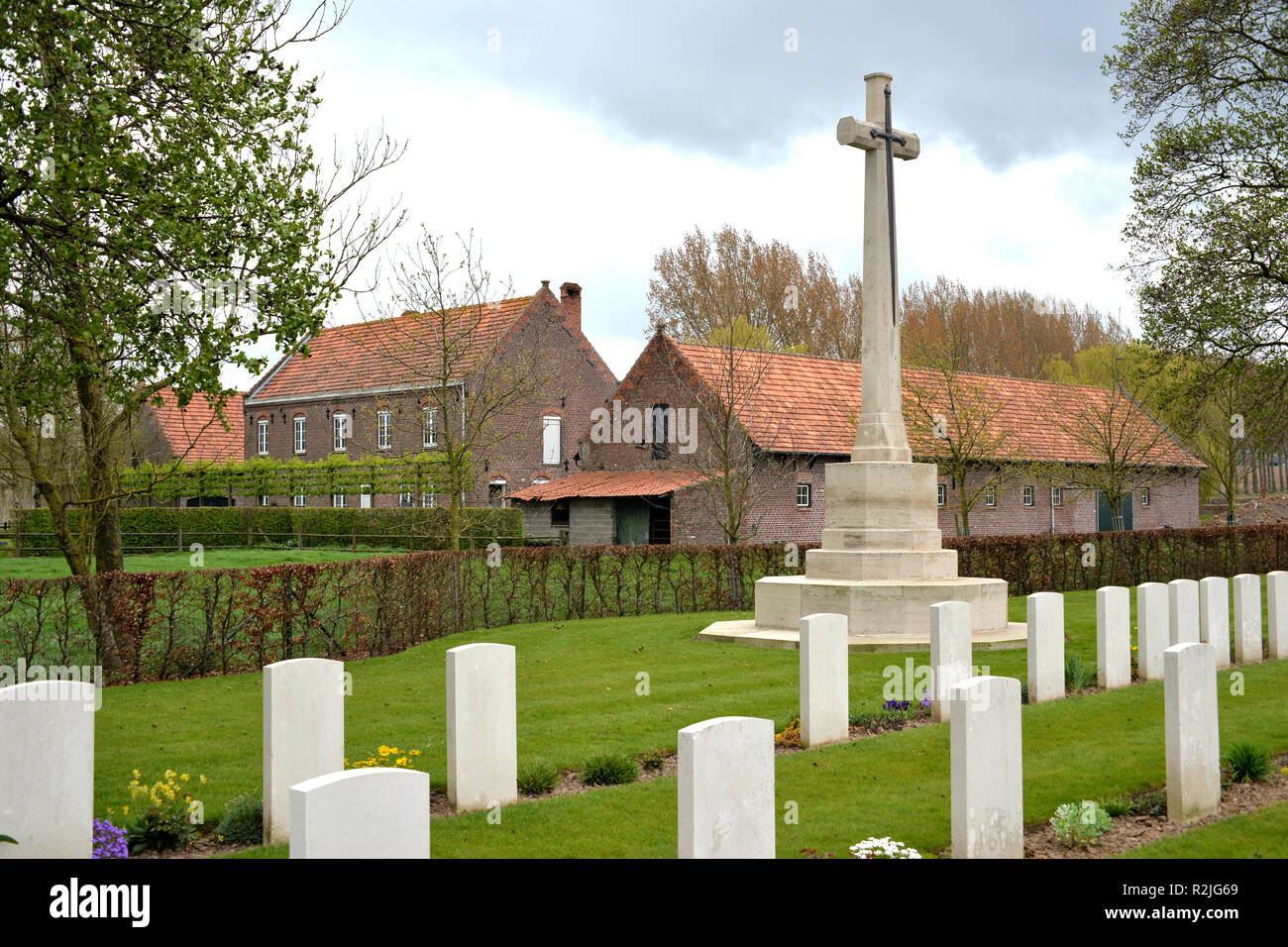 Razione della fattoria (La Plus Douve) Prima Guerra Mondiale Cimitero Militare, vicino Wulvergem, Belgio Foto Stock