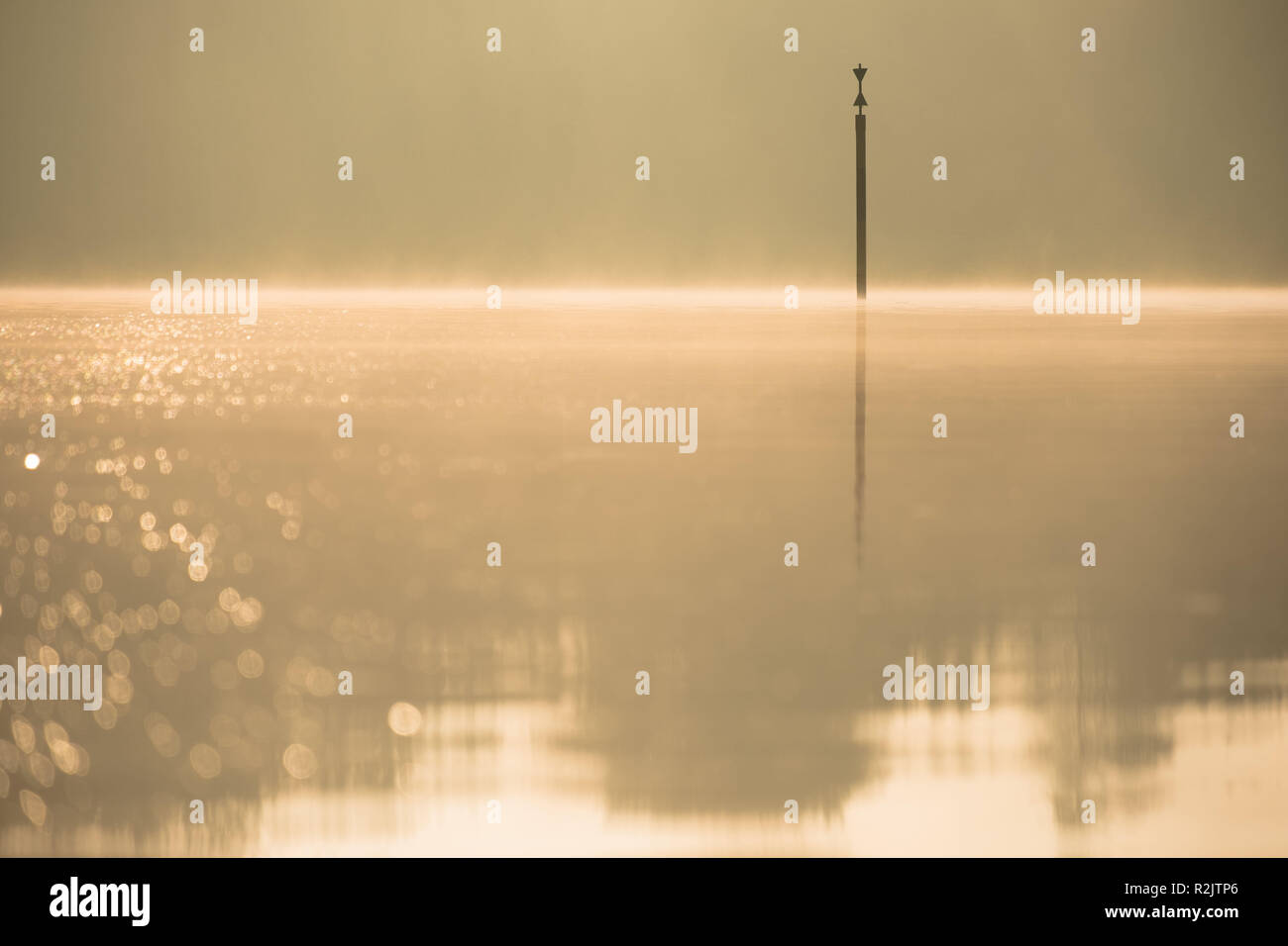 Marchio del mare al sole del mattino Foto Stock