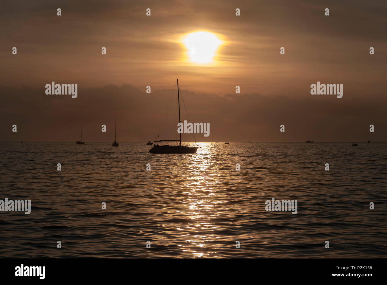 Ancoraggio di barche a vela a Portoroz in Slovenia, tramonto Foto Stock