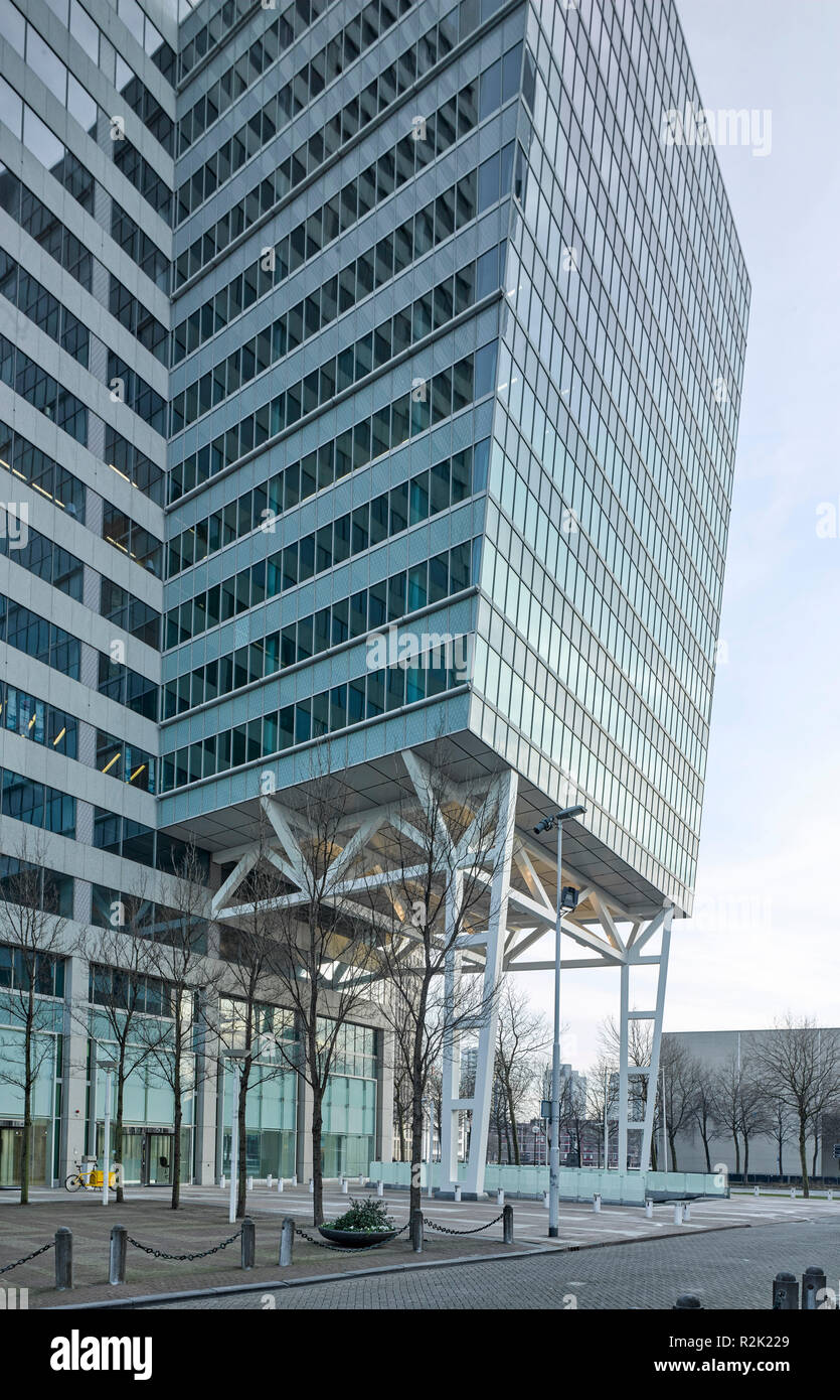 La sede principale di banche generale (Helmut Jahn, 1988-1992), in background Blaak Foto Stock