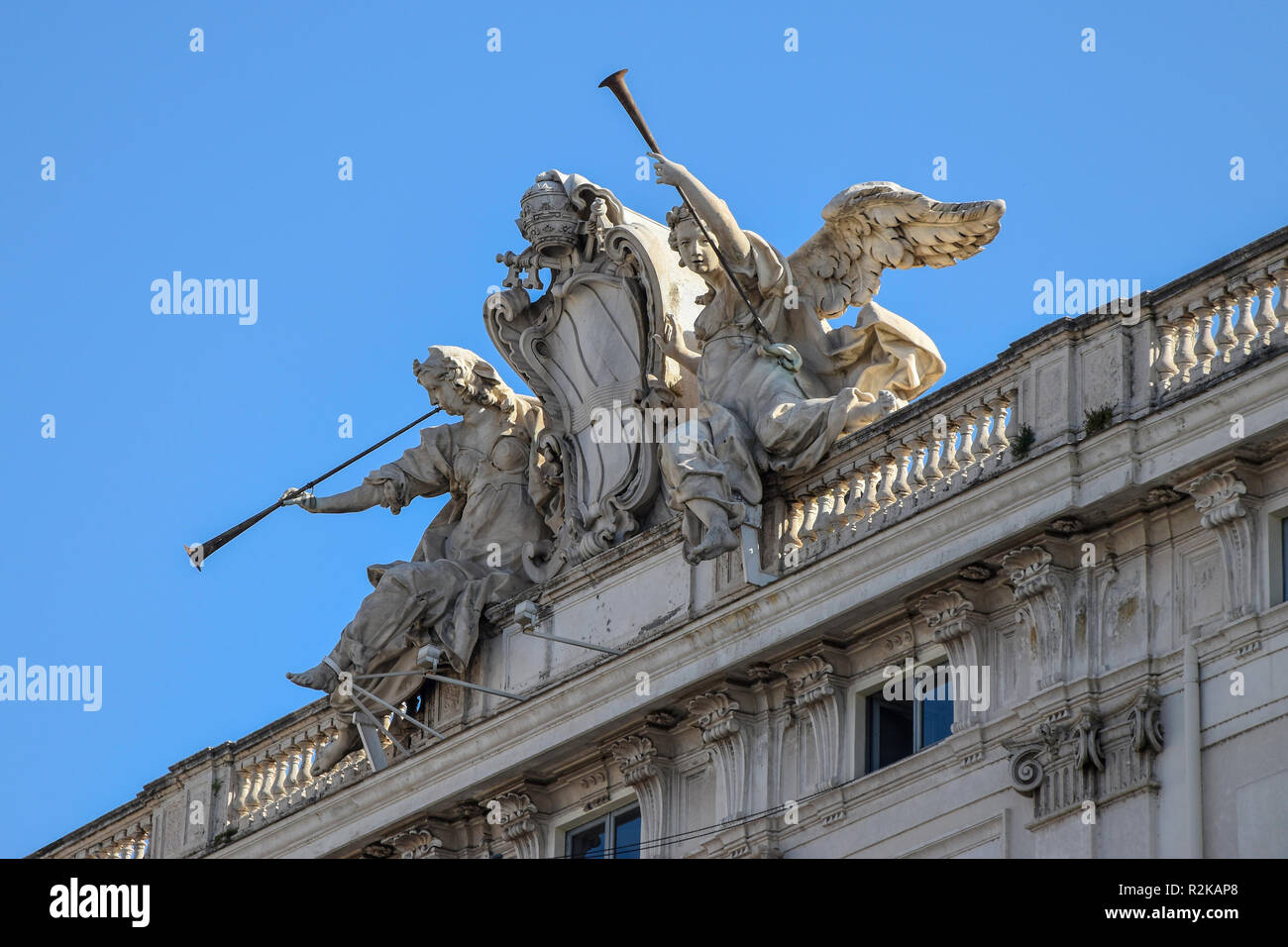 Il Palazzo della Consulta, sede della Corte costituzionale italiana, Roma,  Italia Foto stock - Alamy