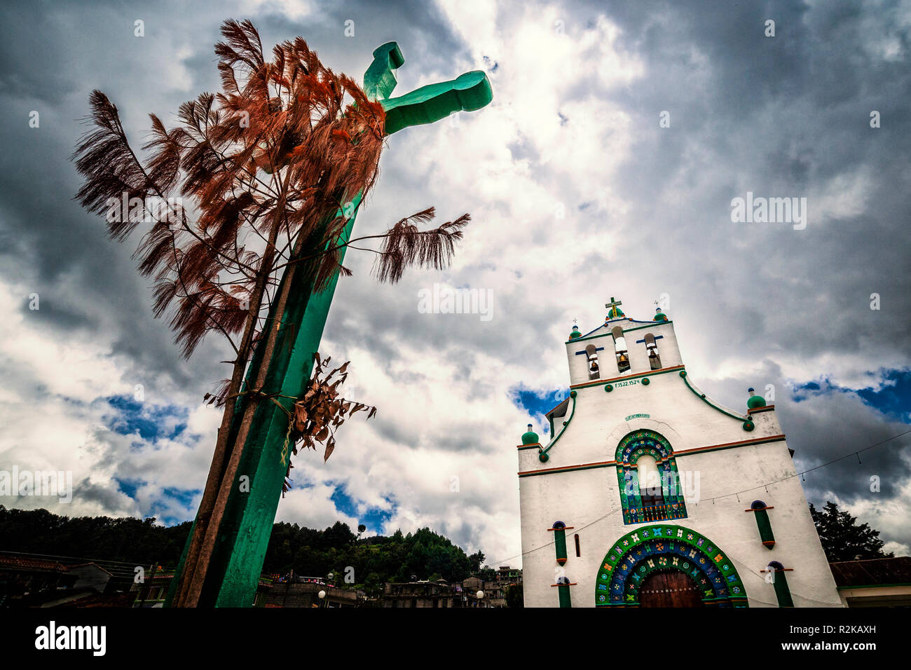 Croce e il mistico tempio del Chiapas, Messico. Foto Stock