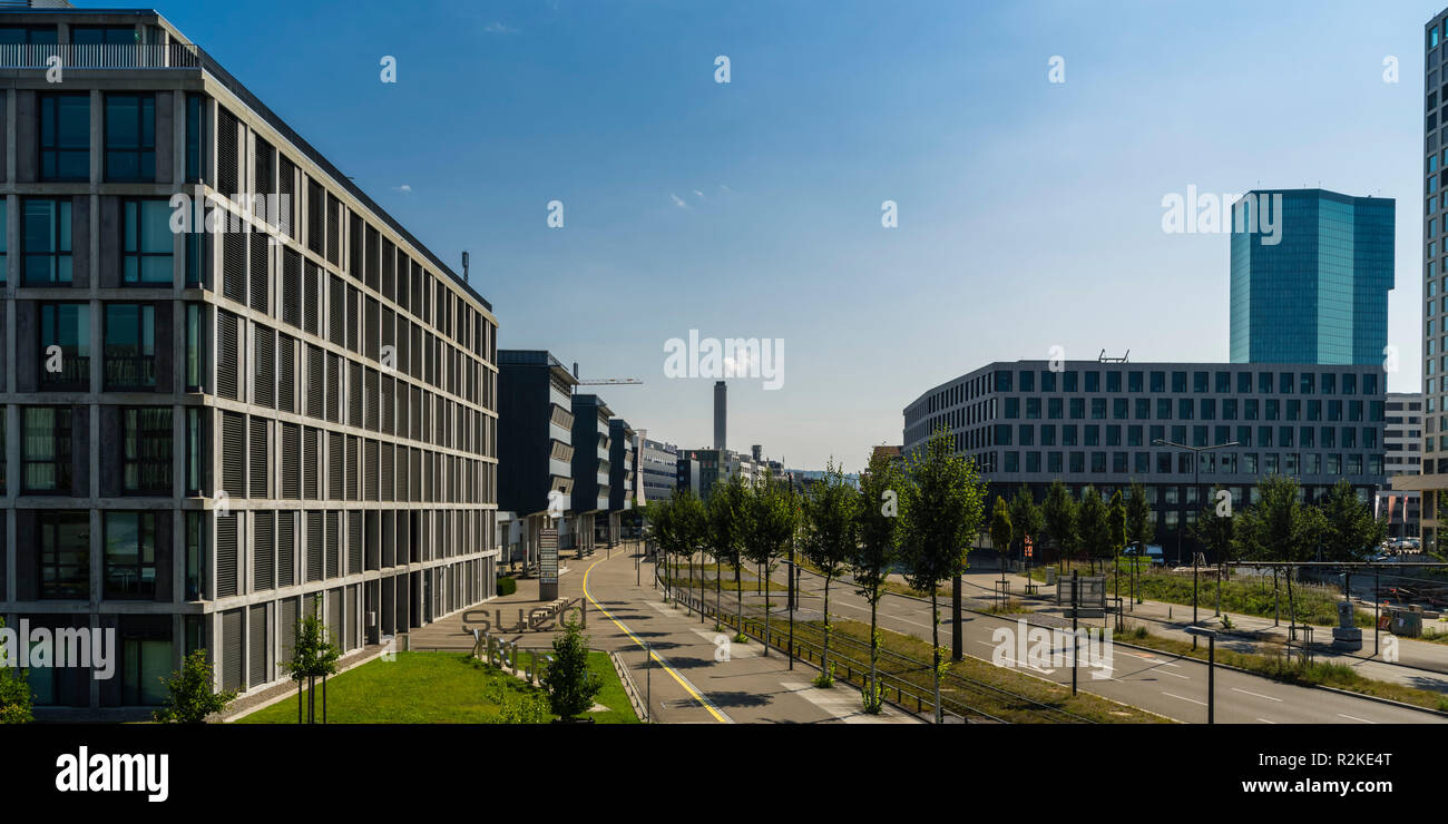 Pfingstweidstrasse in Zurigo ovest con il primo Tower in background Foto Stock