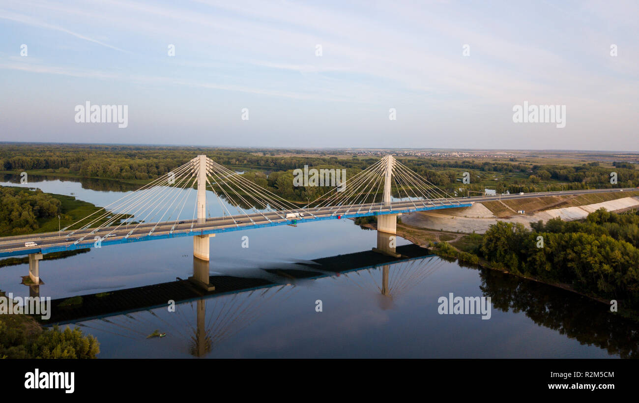 Moderno ponte pendente Foto Stock