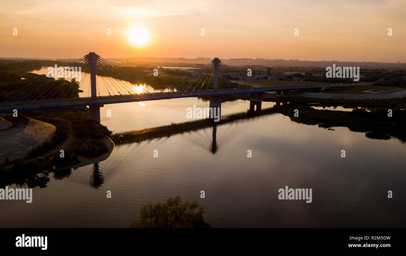 Moderno ponte pendente Foto Stock