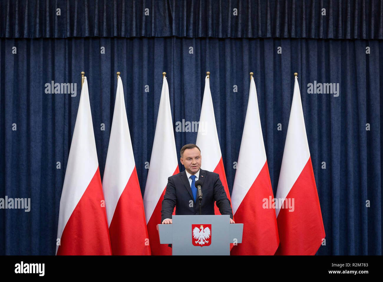 Presidente polacco Andrzej Duda annuncia la sua decisione di firmare una legislazione di penalizzare alcune dichiarazioni circa l'olocausto, al Palazzo Presidenziale a Varsavia in Polonia il 6 febbraio 2018 Foto Stock