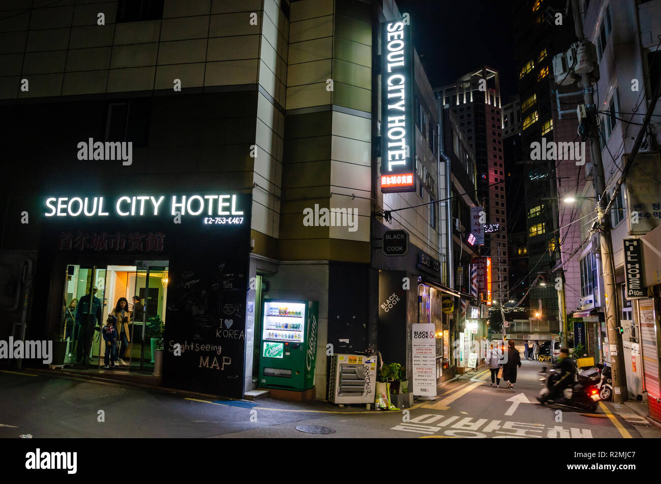 La città di Seoul Hotel nel distretto di Jung di Seoul, Corea del Sud a nighr. Foto Stock