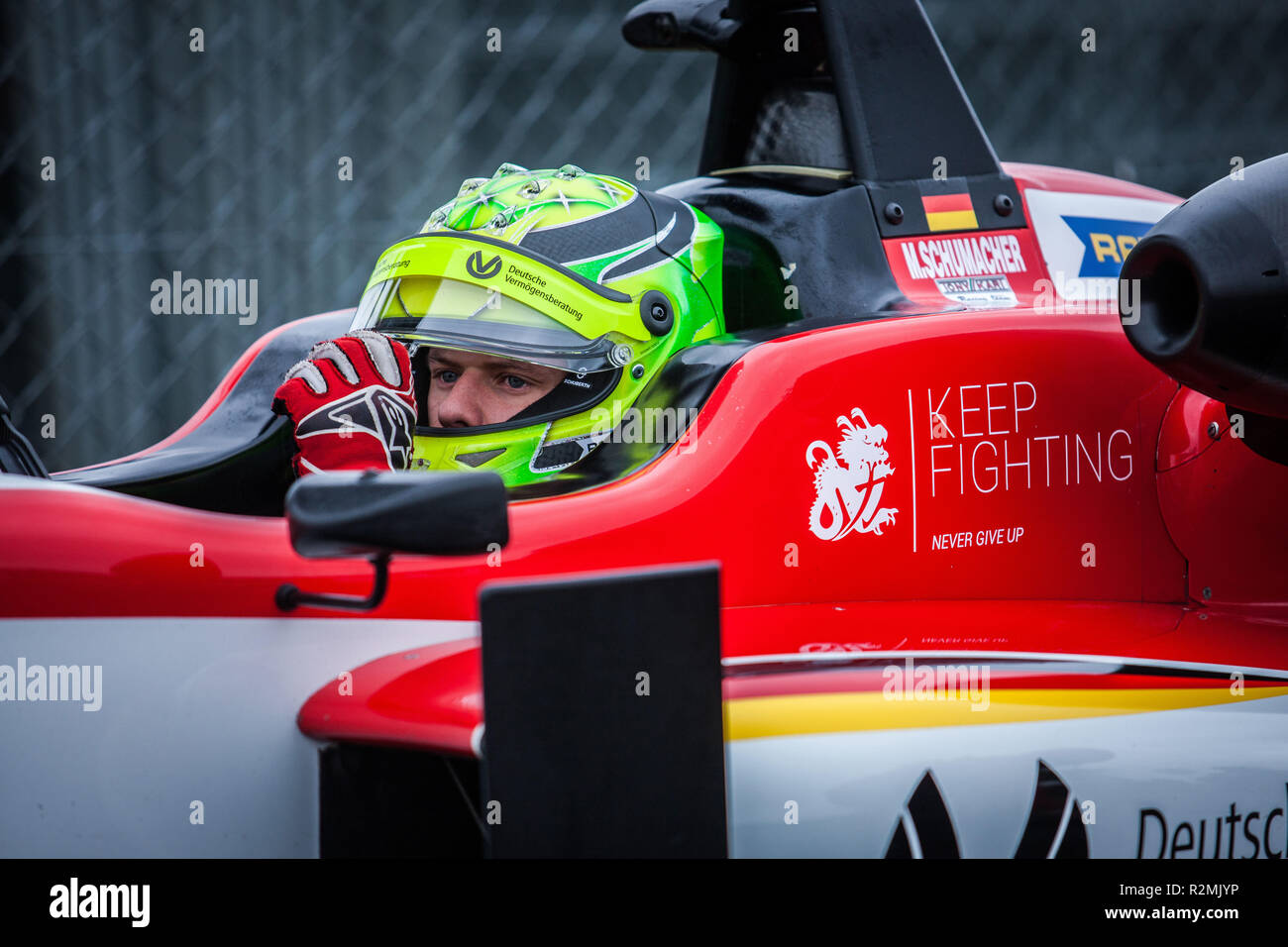Formula 3 racer nel suo pozzetto, close-up, Mick Schumacher Foto Stock