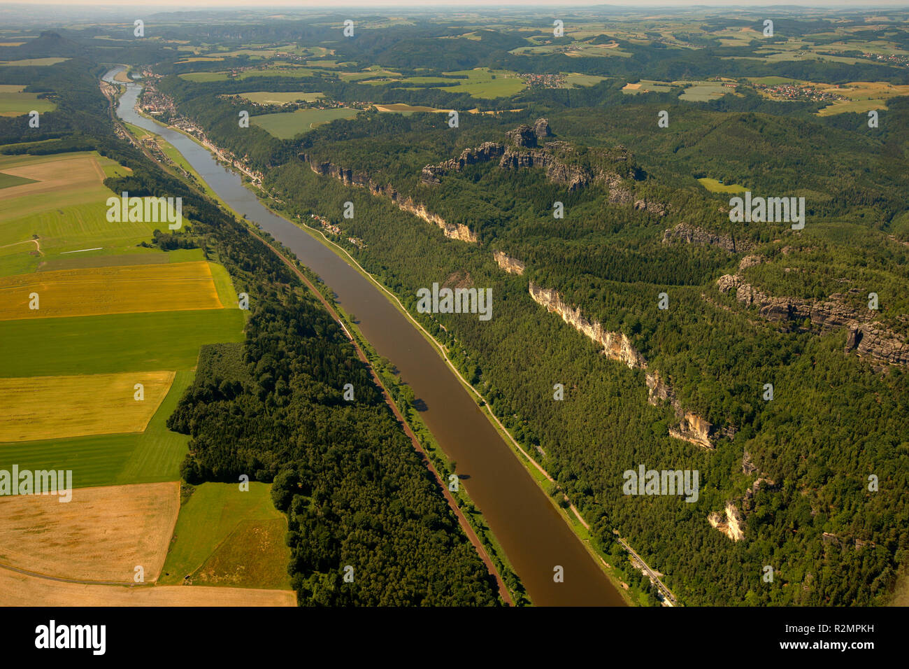 Elba montagne di arenaria, Svizzera Sassone, vista aerea, Valle dell'Elba, Elba, Sito del Patrimonio Mondiale, riserva naturale, vista aerea, Reinhardtsdorf-Schöna, Svizzera Sassone, in Sassonia, Germania, Europa Foto Stock