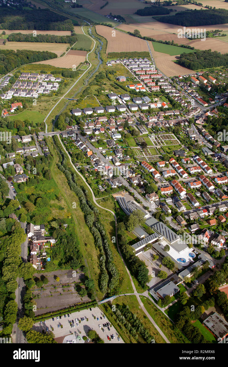 Fotografia aerea, Seseke, arte, passaggi per il Koerne, Danuta Karsten, piattaforme in legno sulla riva del fiume, Koerne, Dortmund, Dortmund, arte al Seseke, Koerner Bach, camminare sull'acqua, percorso Arte nell'area Seseke, la zona della Ruhr, Renania settentrionale-Vestfalia, Germania, Europa Foto Stock