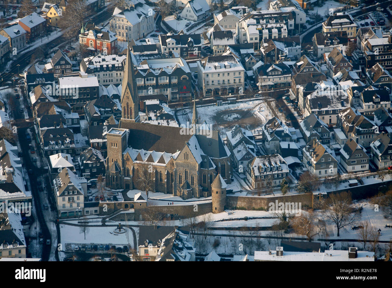 Vista aerea, neve invernale, Olpe, Renania settentrionale-Vestfalia, Germania, Europa Foto Stock
