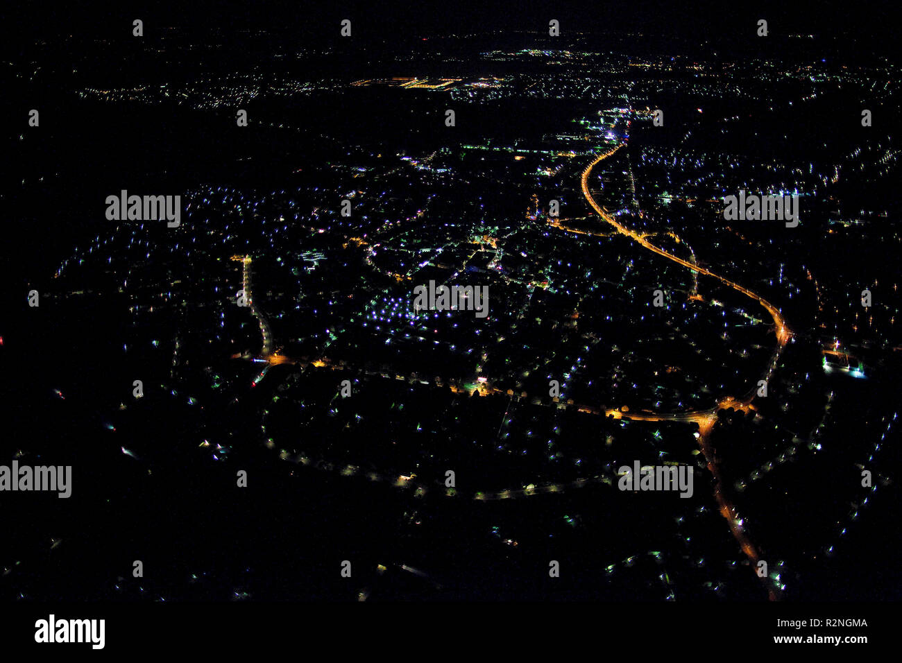 Vista aerea, Night Shot, Bergkamen, Bergkamen, zona della Ruhr, Renania settentrionale-Vestfalia, Germania, Europa Foto Stock