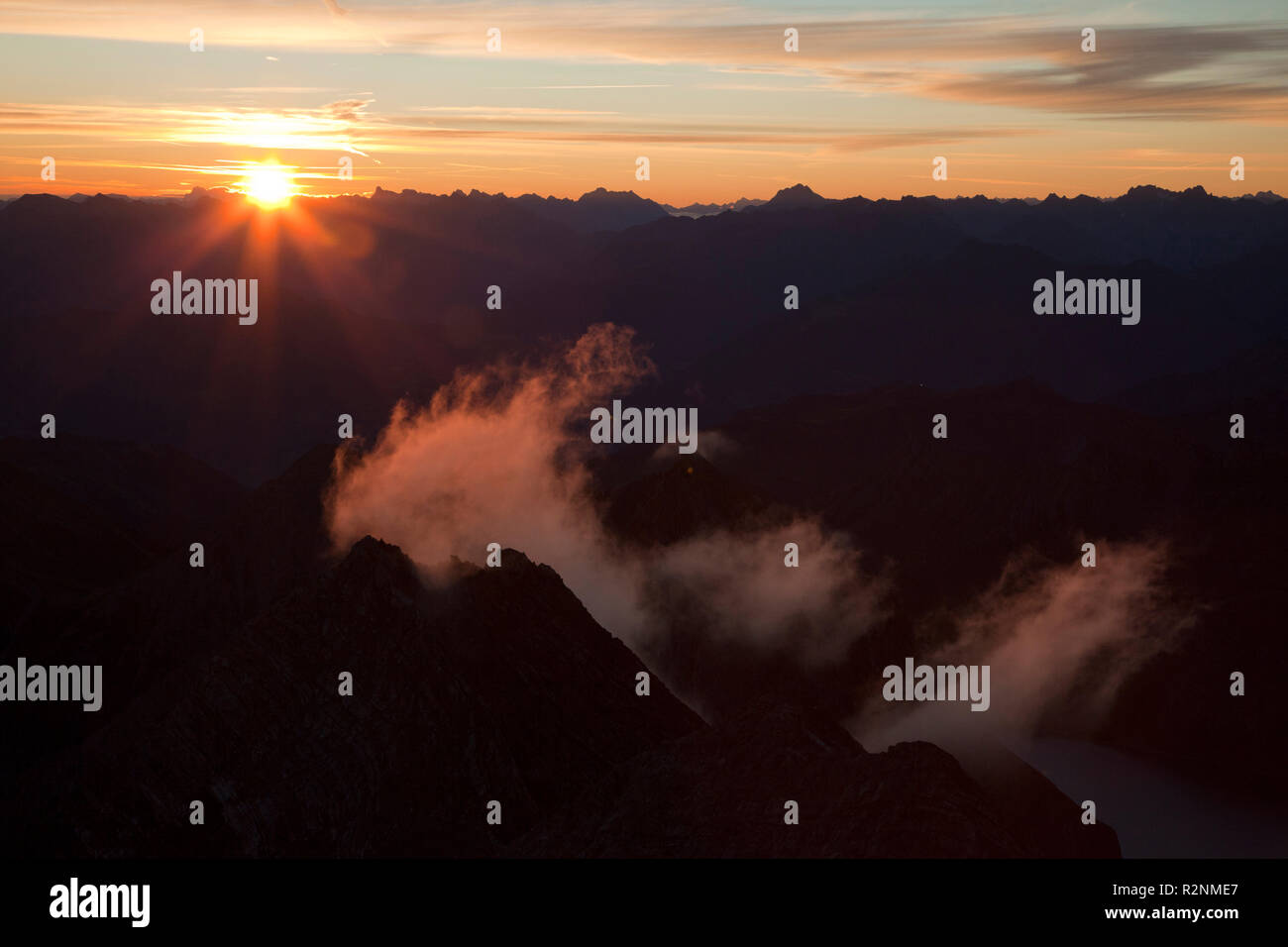 Atmosfera mattutina sulla montagna Schesaplana, Rätikon Mountain Range, Vorarlberg, Austria Foto Stock