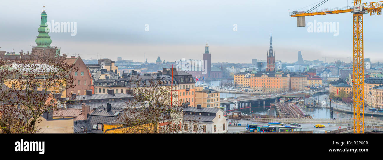 Vista sulla città di Stoccolma in un nebbioso pomeriggio d'autunno. Foto Stock