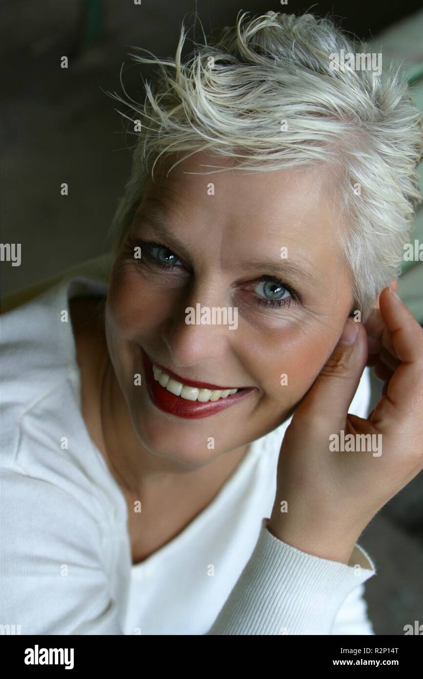 50 year old woman immagini e fotografie stock ad alta risoluzione