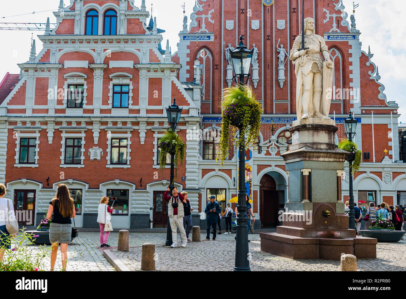Casa delle Teste Nere presso la piazza del Municipio. L'edificio