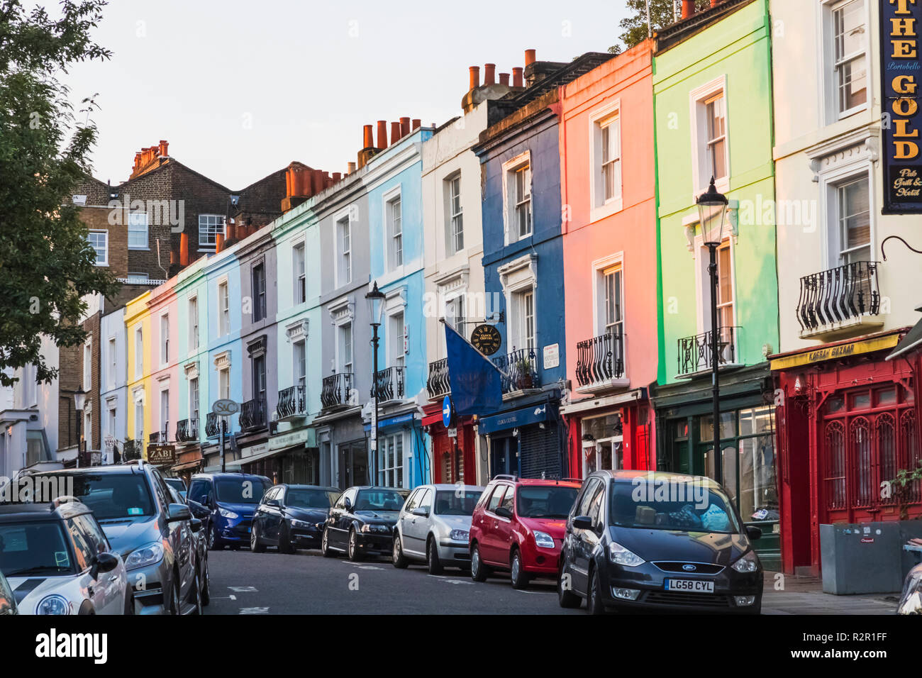 Inghilterra, London, Notting Hill, Portobello Road, negozi di antiquariato Foto Stock