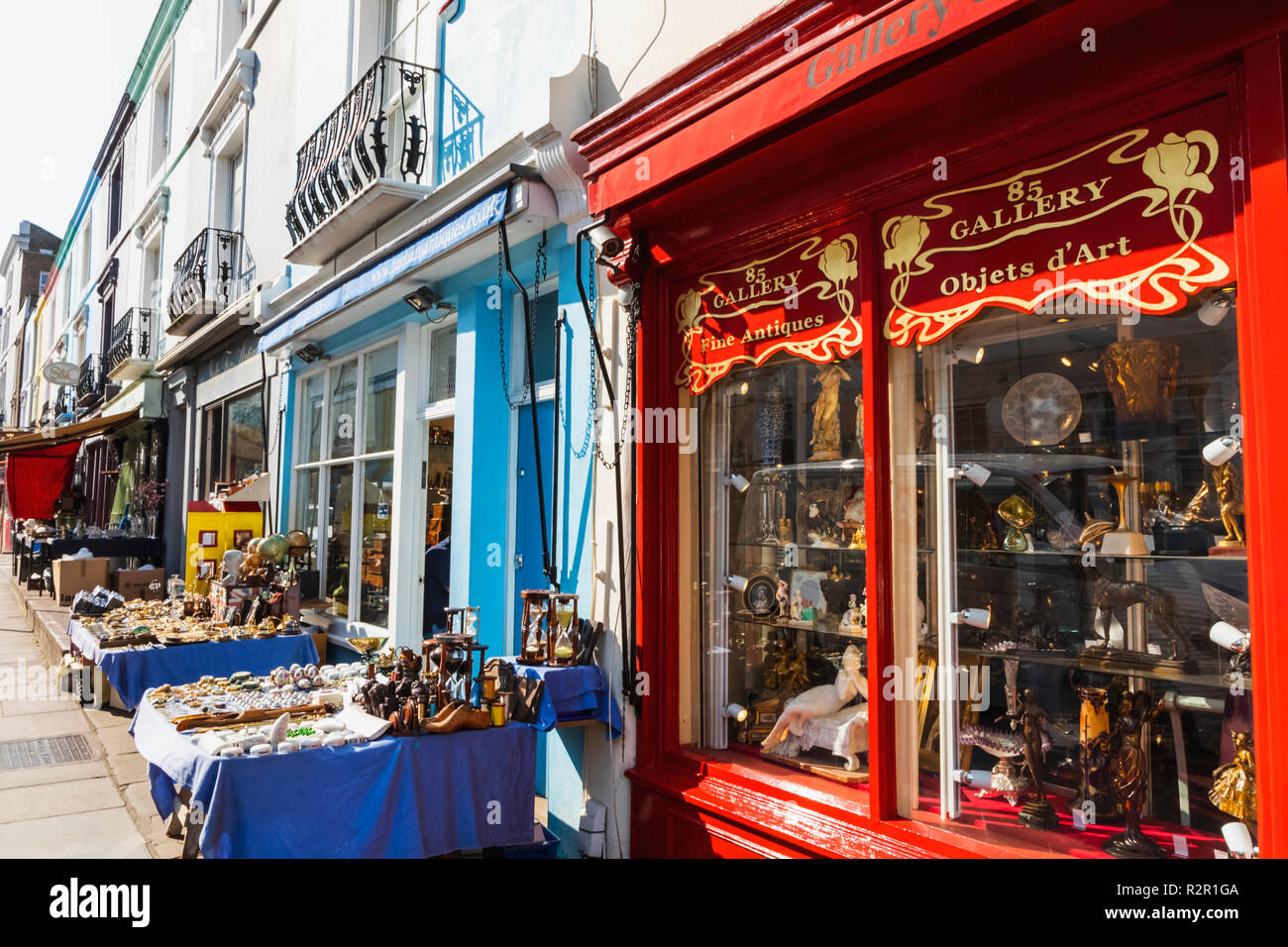 Inghilterra, London, Notting Hill, Portobello Road, negozi di antiquariato Foto Stock