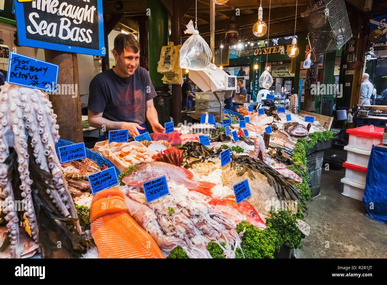 Inghilterra, Londra, Southwark, Londra London Bridge città mercato di Borough, piatti a base di frutti di mare freschi Shop Display Foto Stock