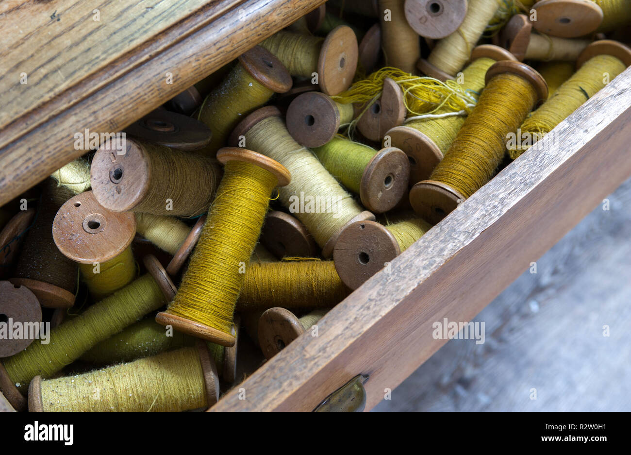 Aubusson (Francia centrale). Interno del Royal Saint-Jean d'Aubusson Fabbrica, risalente al XV secolo. Laboratori di produzione di arazzi Foto Stock