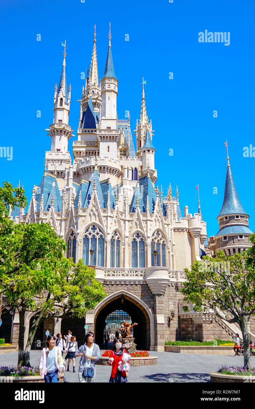 Bellissimo il Castello di Cenerentola, l'icona di Tokyo Disneyland a Tokyo Disney Resort in Urayasu, nella prefettura di Chiba, Tokyo, Giappone Foto Stock