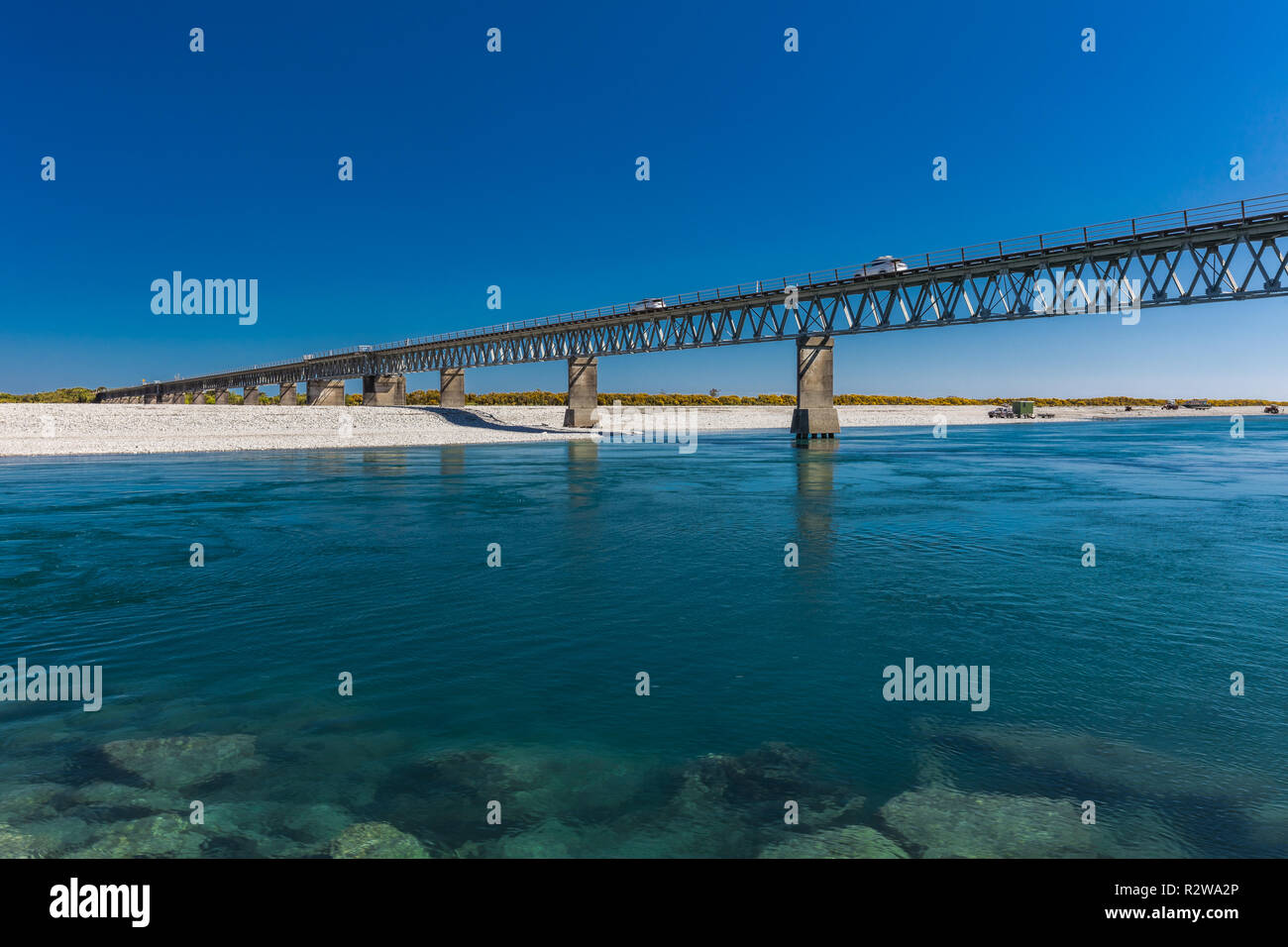 La Nuova Zelanda è più lungo-lane ponte sopra il fiume Haast, Sud Westland Foto Stock