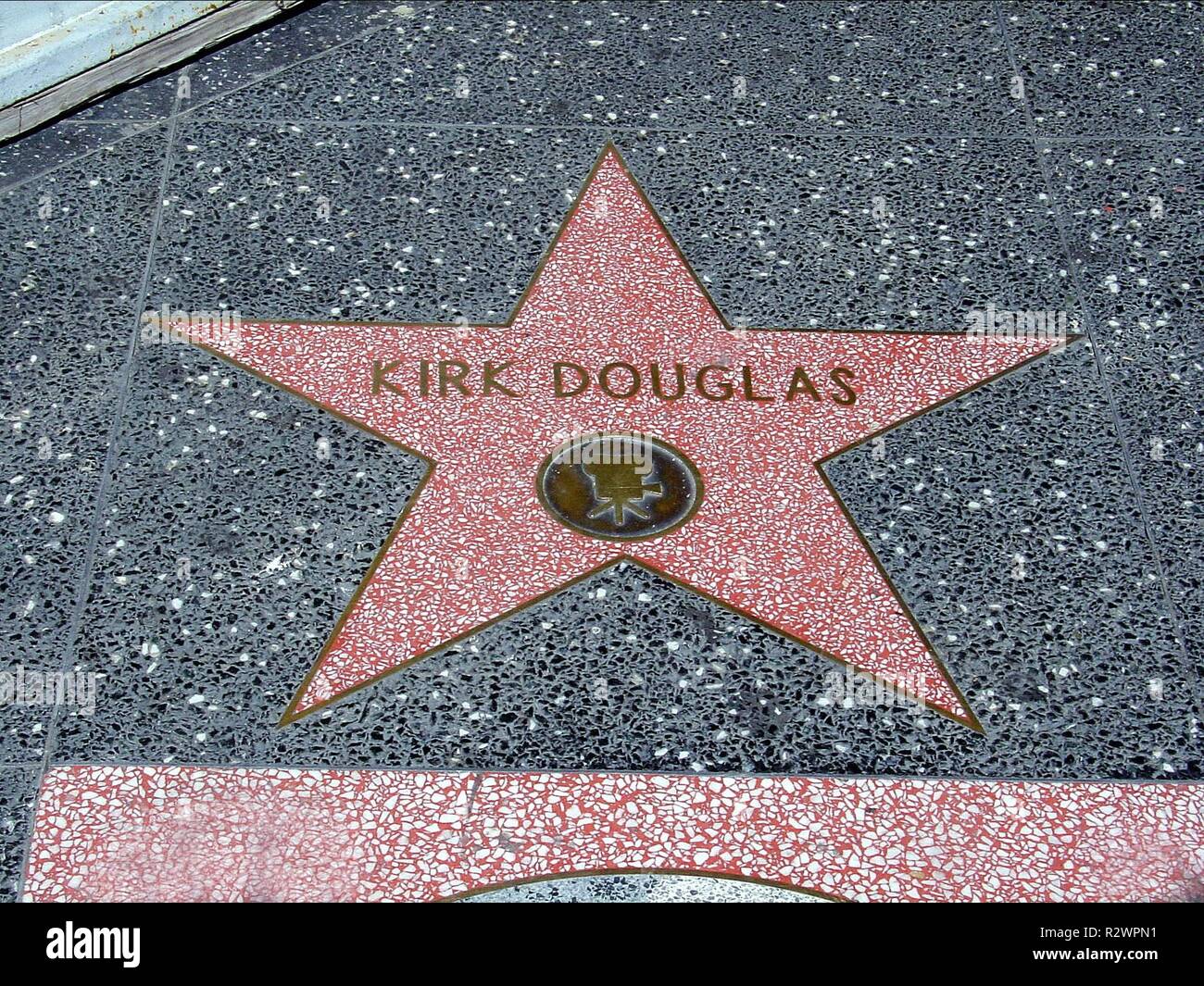 KIRK DOUGLAS ATTORE 01 giugno 2005 CTY96960 Stern auf dem Hollywood Walk of Fame / stella sulla Hollywood Walk of Fame Foto Stock