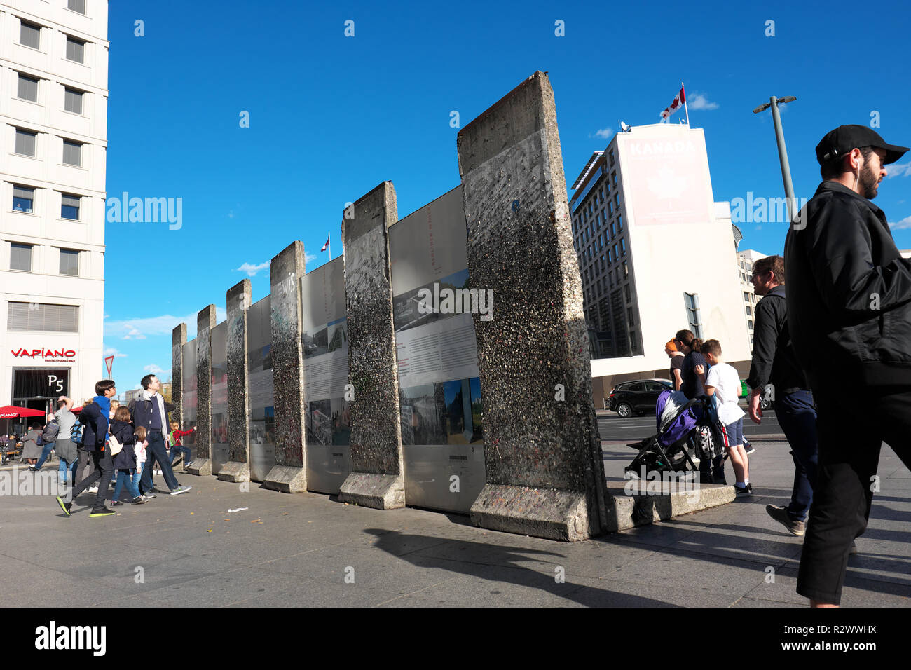 Berlino Germania - sezioni del muro di Berlino in Potsdamer Platz in 2018 Foto Stock