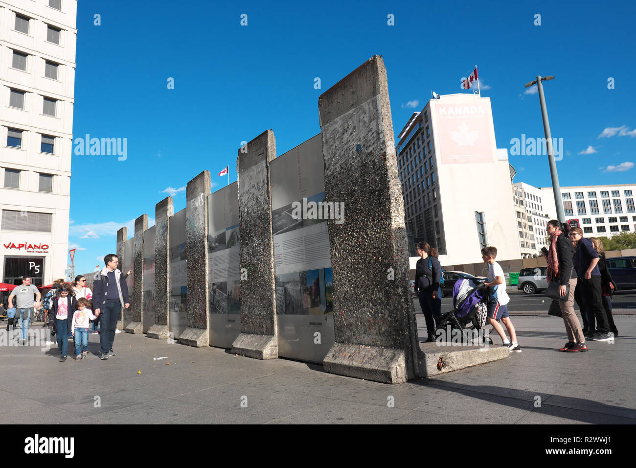 Berlino Germania - sezioni del muro di Berlino in Potsdamer Platz in 2018 Foto Stock
