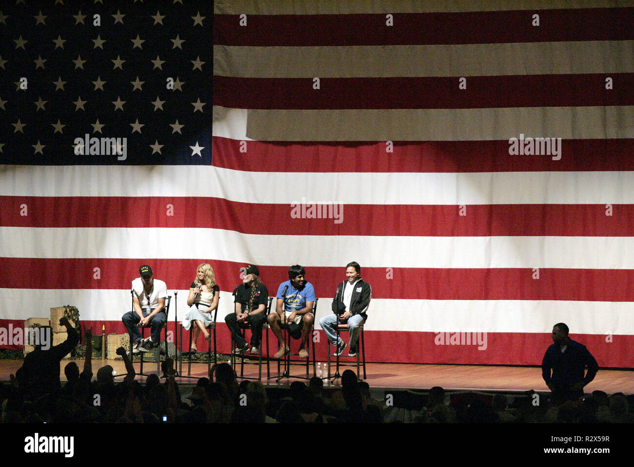 JOHNNY KNOXVILLE Jessica Simpson Willie Nelson JAY CHANDRASEKHAR & BILL GERBER duchi di Hazzard OSU SCRE MIRAMAR AIR STA Foto Stock