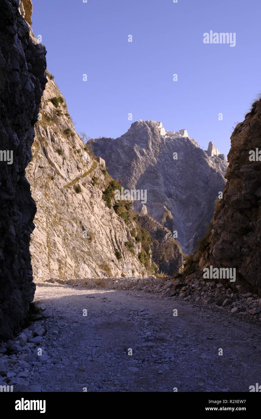 Scollegato: escursionismo sul Monte Altissimo, Toscana (Italia). Foto Stock