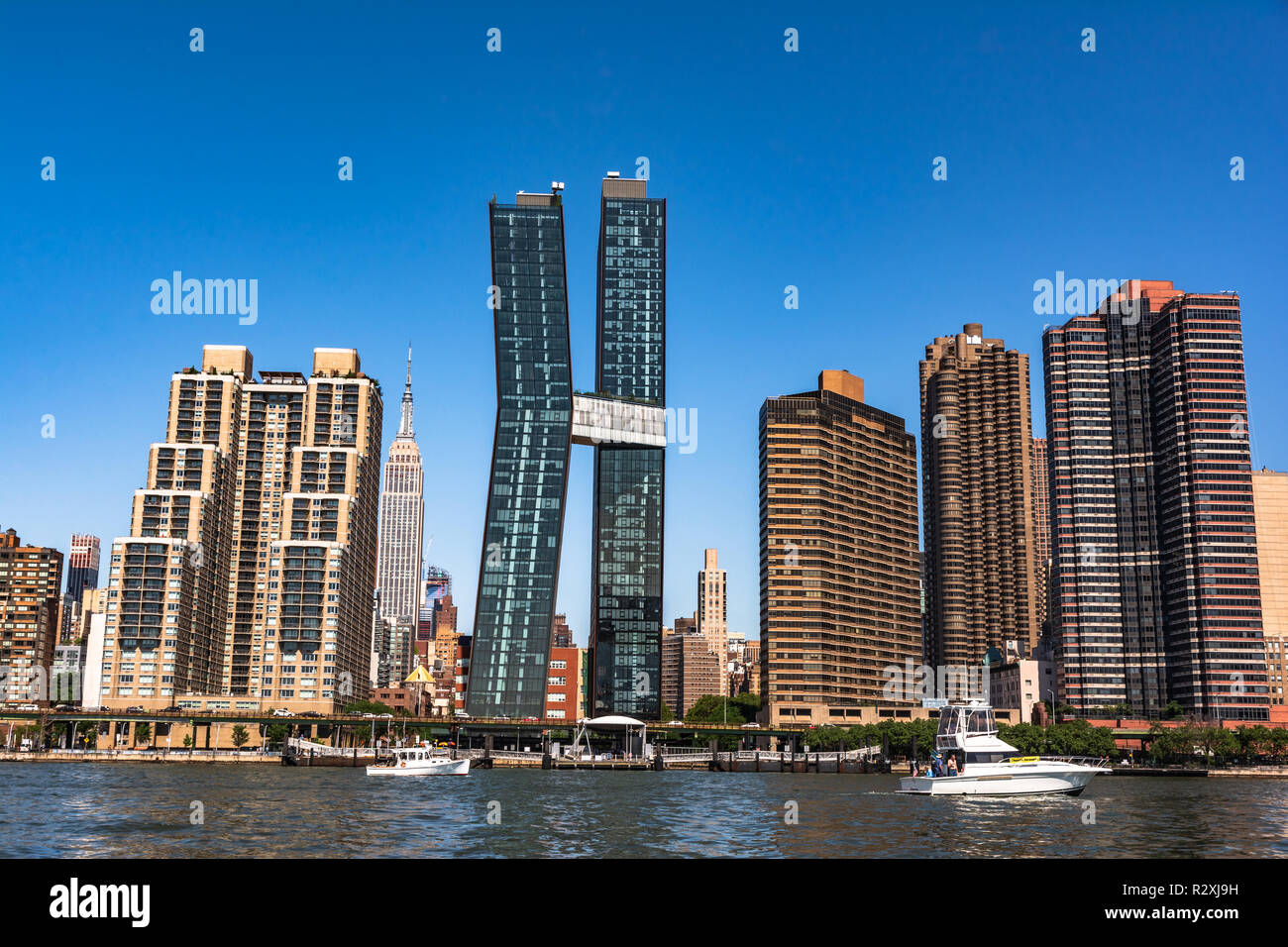 Manhattan,New York City, Stati Uniti d'America - 30 Giugno 2018 : grattacieli di Murray Hill vista dall'East River Foto Stock