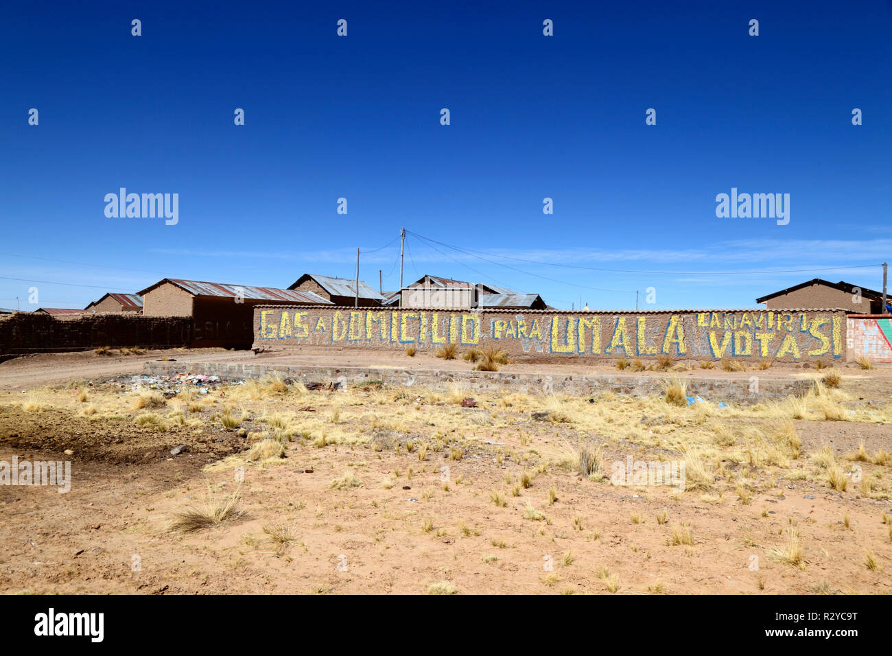 Propaganda Politica nazionale promuovere le forniture di gas / gas un domicilio, Umala, La Paz Dipartimento, Bolivia Foto Stock