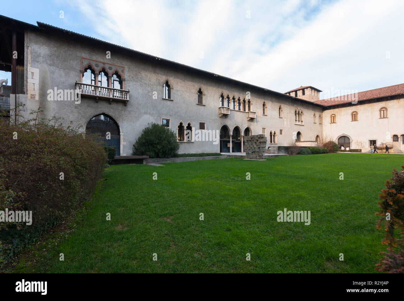 Il Museo di Castelvecchio di Verona, un museo di arte dal Medioevo al XVIII secolo alloggiata nella fortezza medievale restaurato da Carlo Scarpa Foto Stock