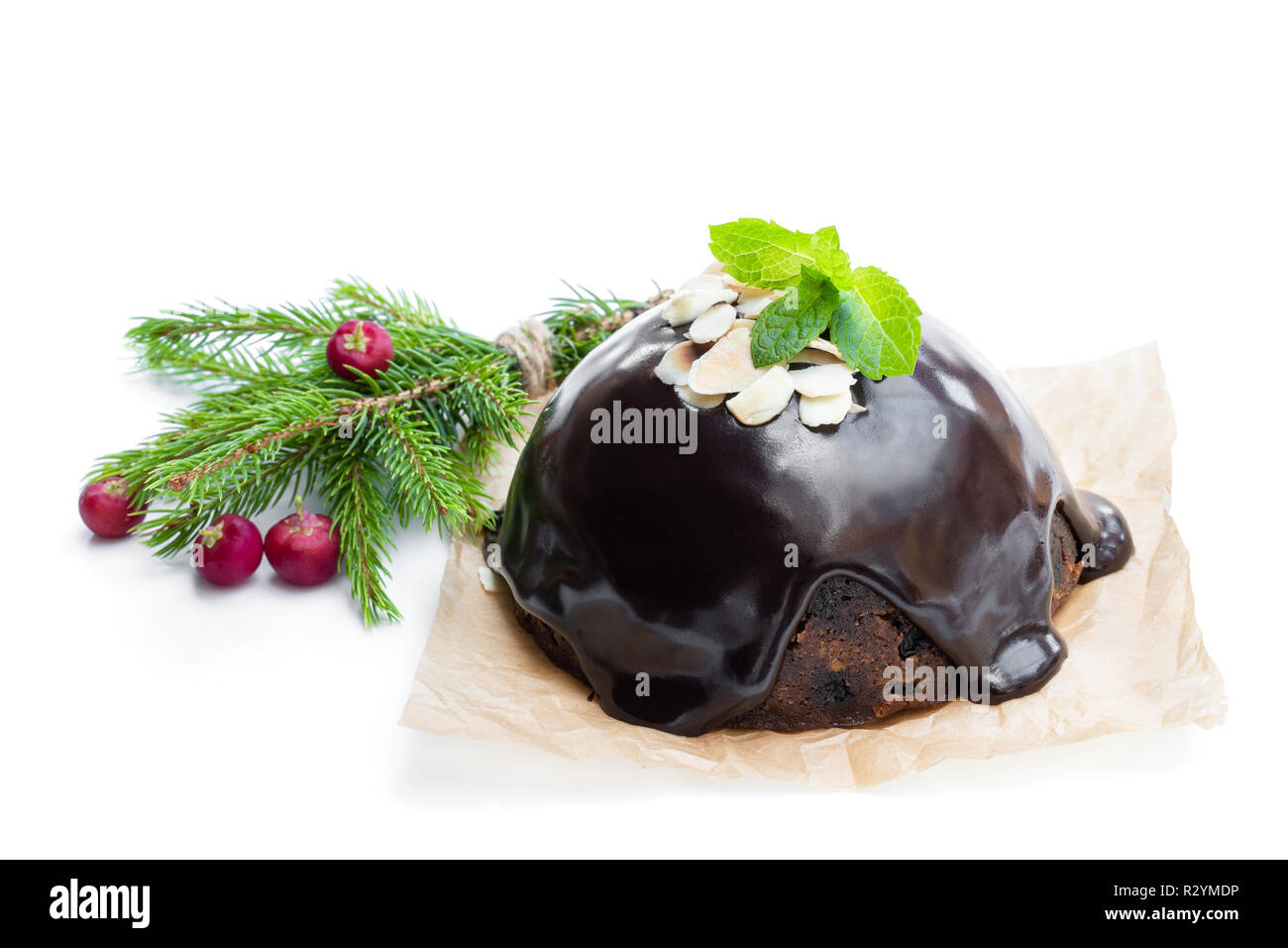 In casa pudding natalizio isolato su bianco Foto Stock