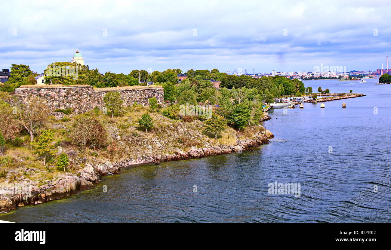 Bastioni della fortezza finlandese Suomenlinna a Helsinki in Finlandia Foto Stock