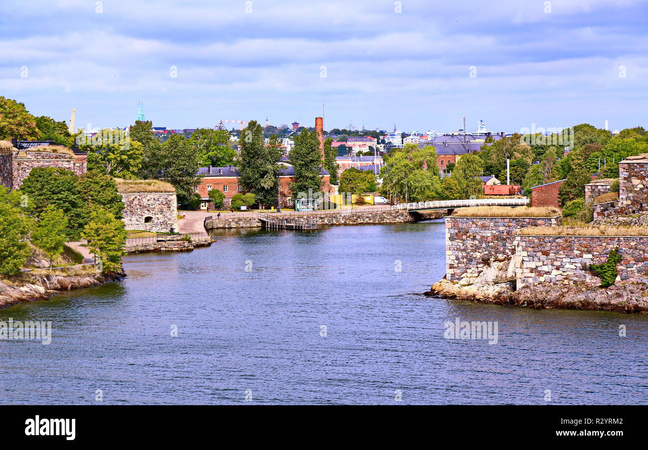 Bastioni della fortezza finlandese Suomenlinna a Helsinki in Finlandia Foto Stock