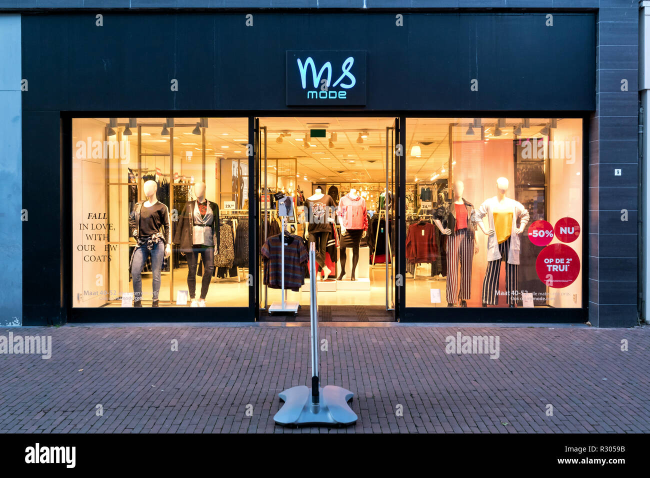 Modalità MS filiale a Sneek, NL. Modalità MS è una moda olandese rivenditore operante oltre 200 negozi nei Paesi Bassi, Francia, Belgio, Spagna e Lussemburgo. Foto Stock